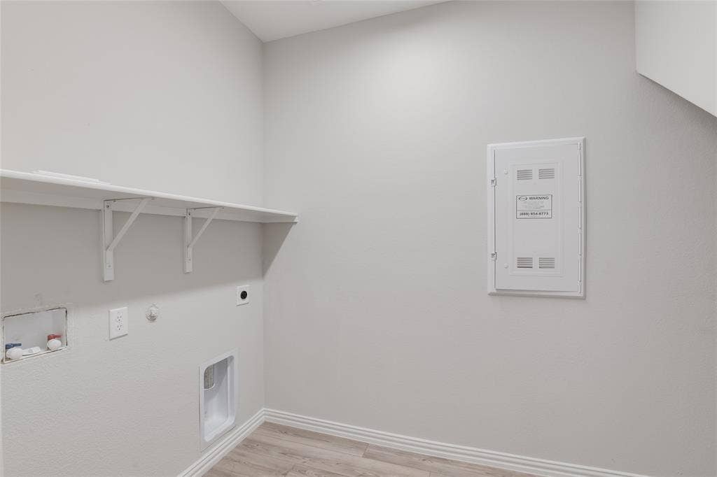 215 Hadley Lane, Fate, TX 75087 215 Hadley Lane, Fate, TX 75087