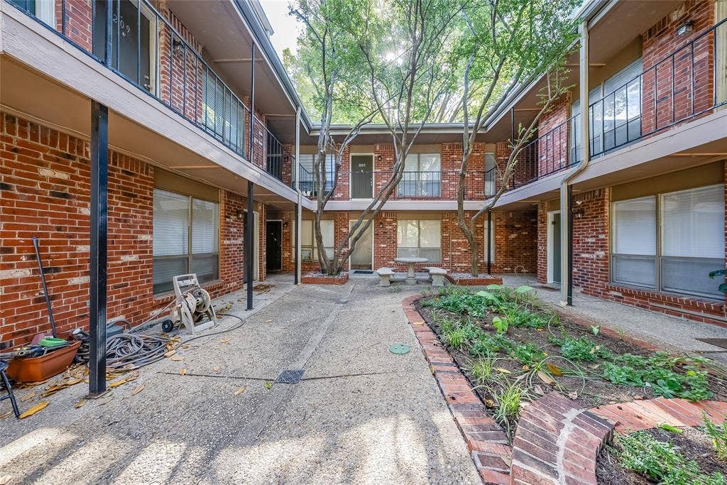 4525 Gilbert Avenue, #201, Dallas, TX 75219 4525 Gilbert Avenue, #201, Dallas, TX 75219