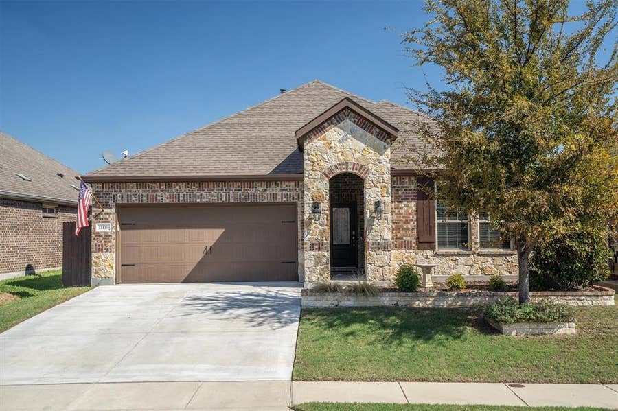 Property photo for 11416 Blaze Street, Aubrey, TX