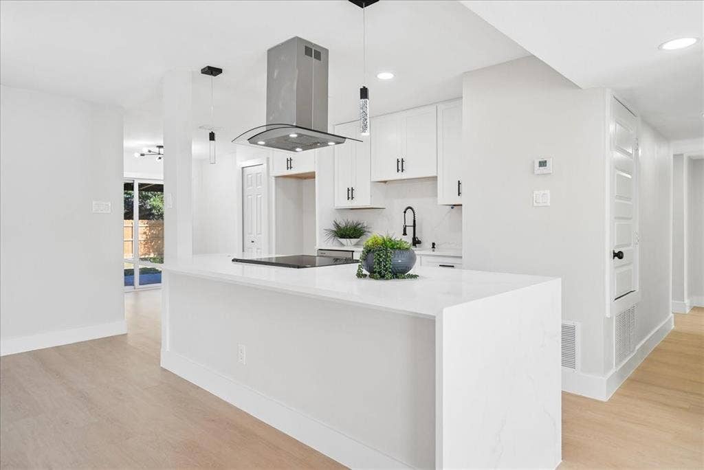 11615 Featherbrook Drive, Dallas, TX 75228 11615 Featherbrook Drive, Dallas, TX 75228