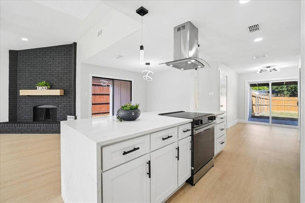 11615 Featherbrook Drive, Dallas, TX 75228 11615 Featherbrook Drive, Dallas, TX 75228