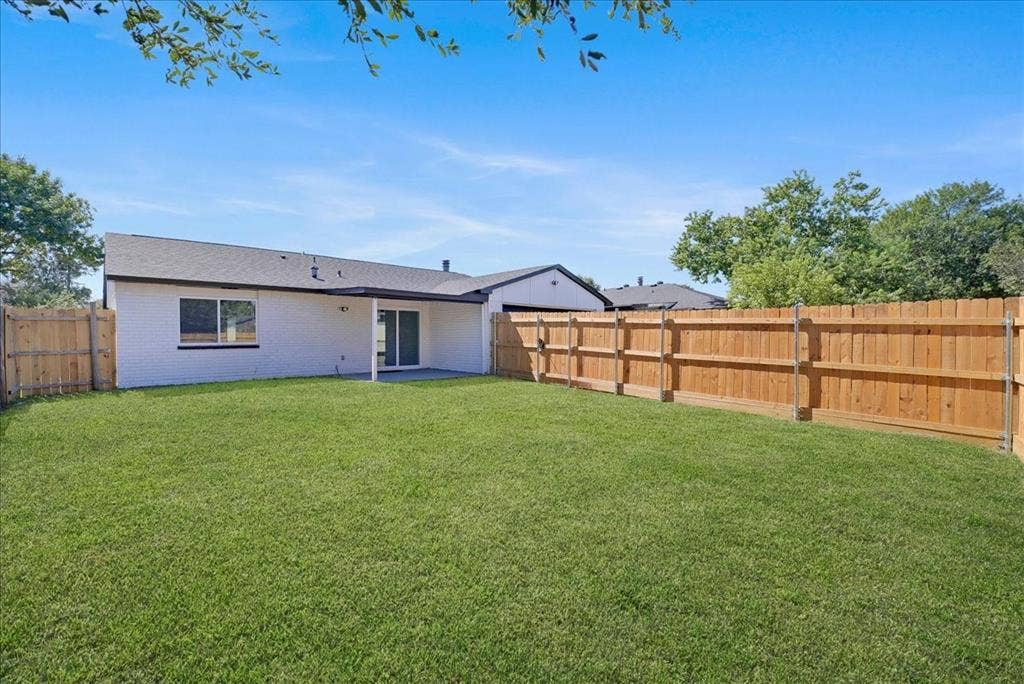11615 Featherbrook Drive, Dallas, TX 75228 11615 Featherbrook Drive, Dallas, TX 75228