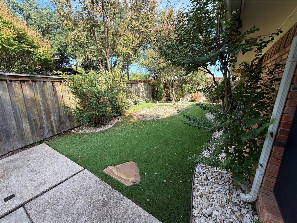 9229 Highedge Circle, Dallas, TX 75238 9229 Highedge Circle, Dallas, TX 75238