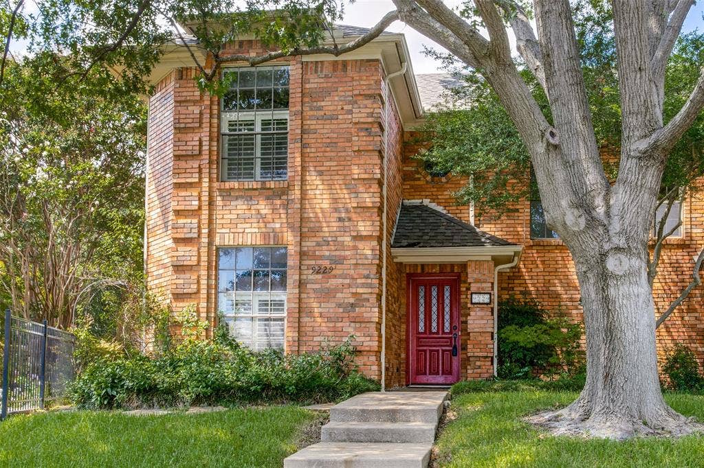 9229 Highedge Circle, Dallas, TX 75238 9229 Highedge Circle, Dallas, TX 75238