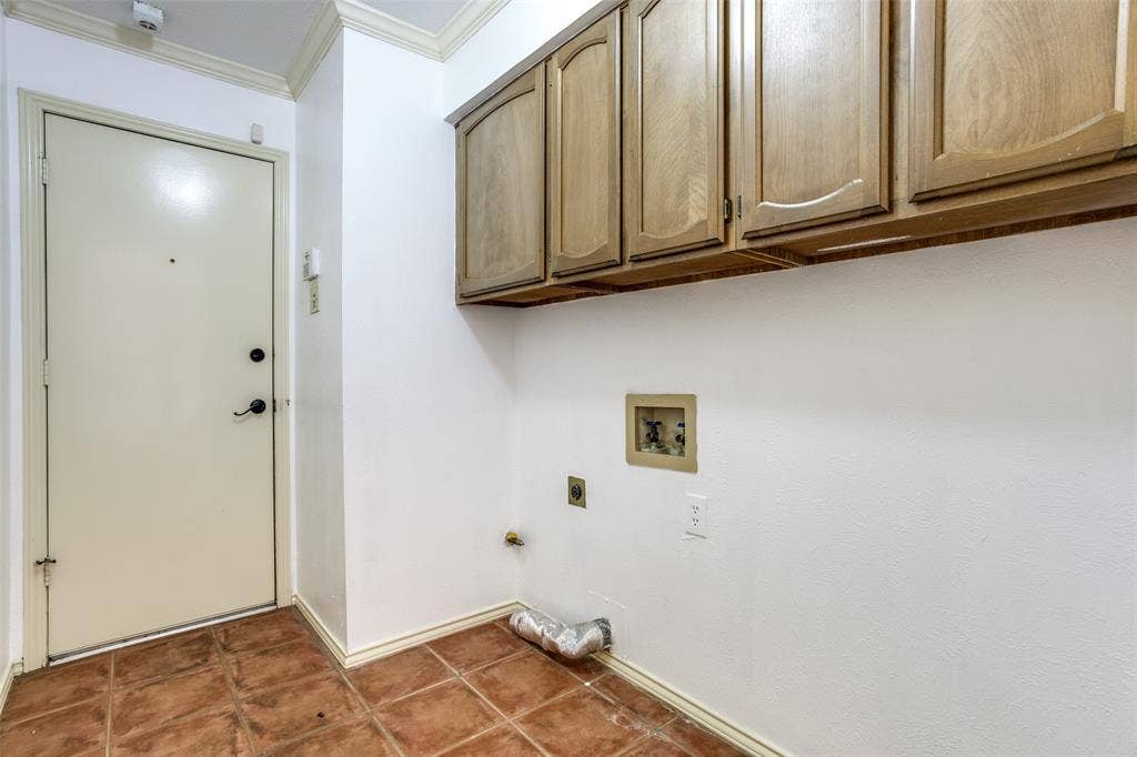 9229 Highedge Circle, Dallas, TX 75238 9229 Highedge Circle, Dallas, TX 75238