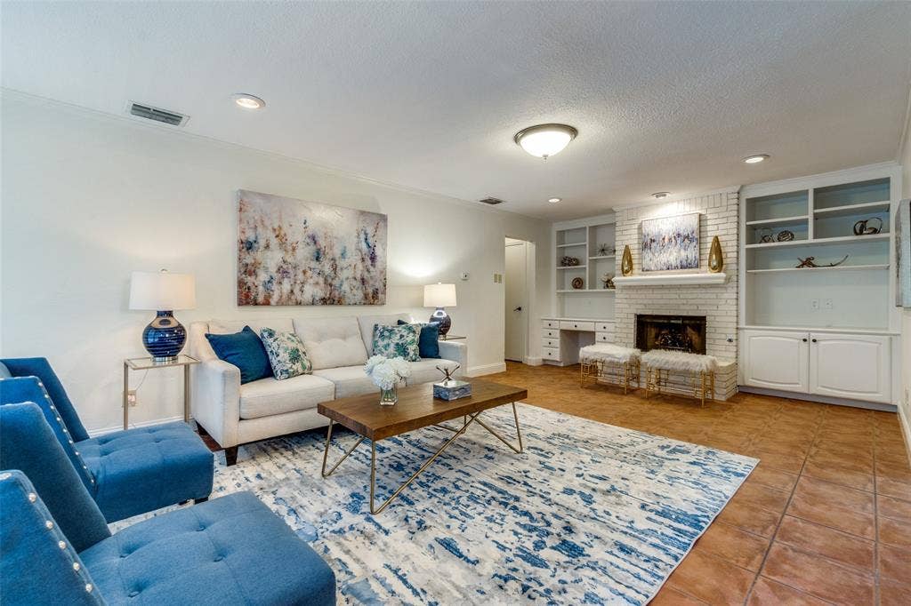 9229 Highedge Circle, Dallas, TX 75238 9229 Highedge Circle, Dallas, TX 75238