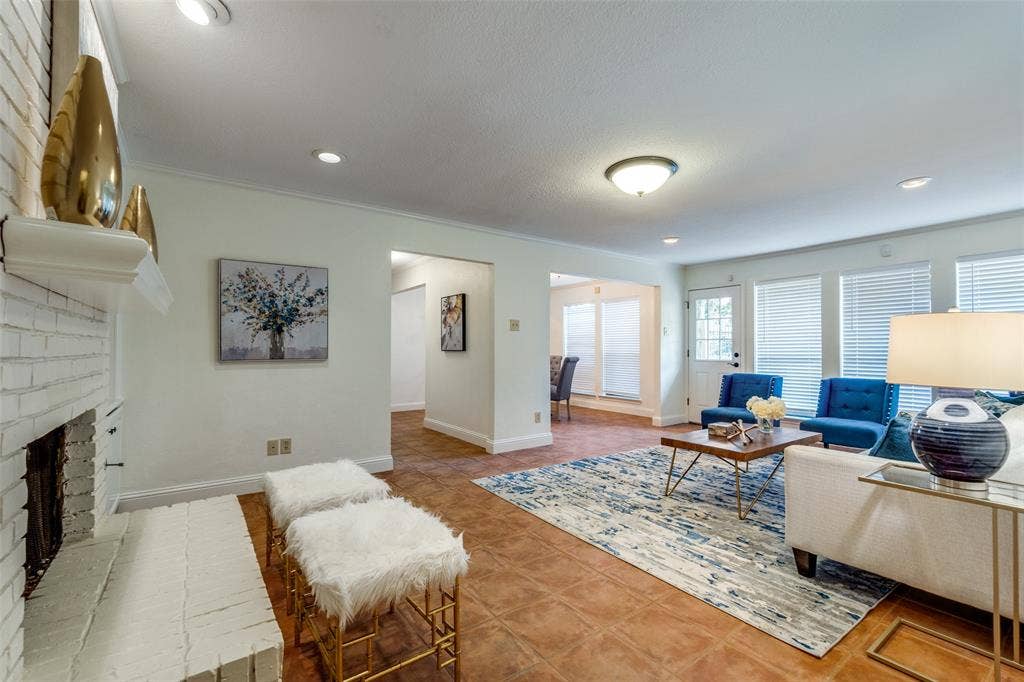 9229 Highedge Circle, Dallas, TX 75238 9229 Highedge Circle, Dallas, TX 75238
