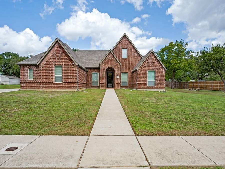 Property photo for 8301 Woods Lane, North Richland Hills, TX