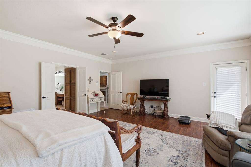 223 Deer Creek Drive, Aledo, TX 76008