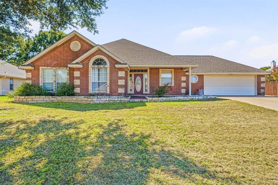 Property photo for 1466 Oakwood Drive, Stephenville, TX