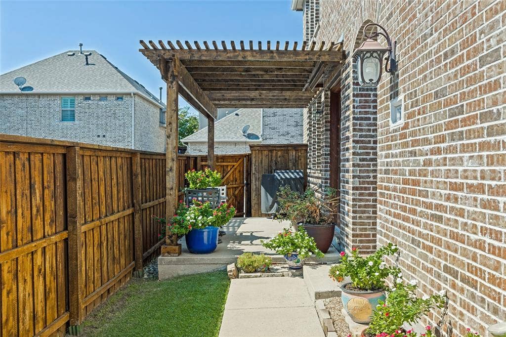 2516 Bill Moses Parkway, Farmers Branch, TX 75234 2516 Bill Moses Parkway, Farmers Branch, TX 75234