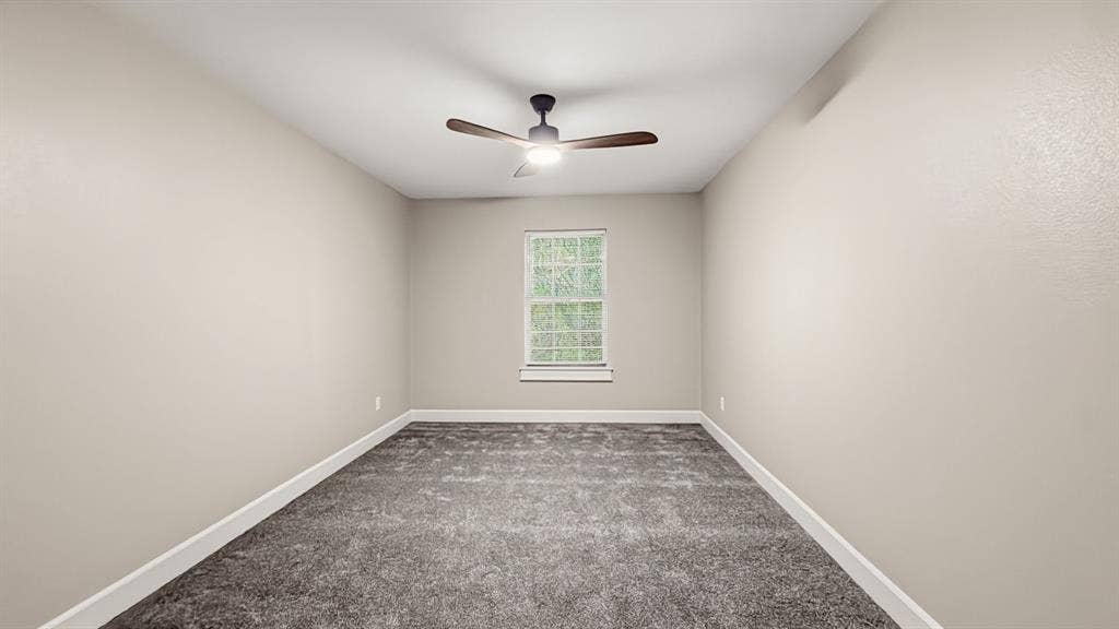 1004 Lakeview Drive, Joshua, TX 76058