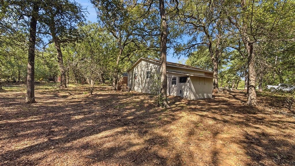 1004 Lakeview Drive, Joshua, TX 76058