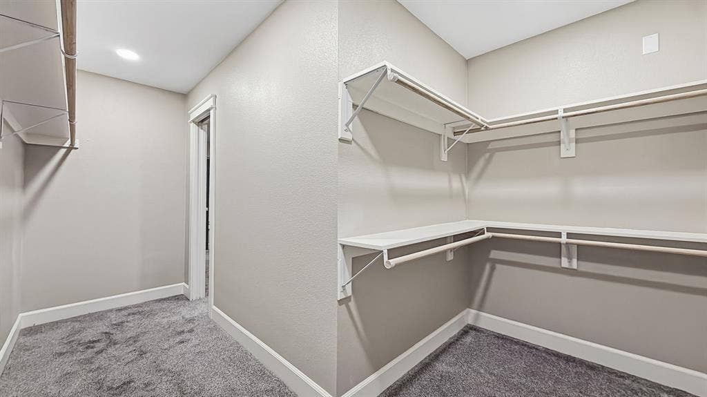 1004 Lakeview Drive, Joshua, TX 76058