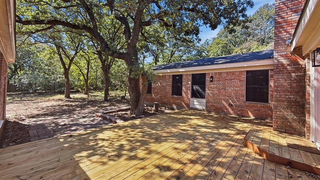 1004 Lakeview Drive, Joshua, TX 76058