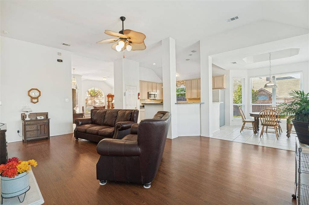 4714 Parkhaven Drive, Garland, TX 75043 4714 Parkhaven Drive, Garland, TX 75043