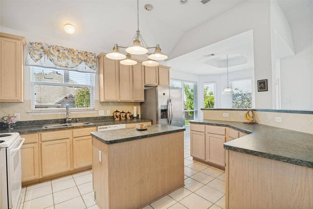 4714 Parkhaven Drive, Garland, TX 75043 4714 Parkhaven Drive, Garland, TX 75043