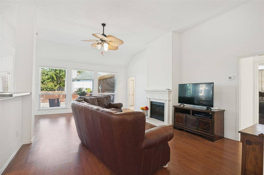 4714 Parkhaven Drive, Garland, TX 75043 4714 Parkhaven Drive, Garland, TX 75043
