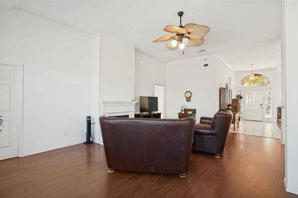 4714 Parkhaven Drive, Garland, TX 75043 4714 Parkhaven Drive, Garland, TX 75043