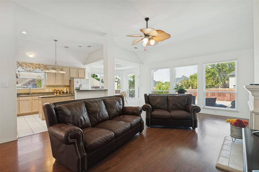 4714 Parkhaven Drive, Garland, TX 75043 4714 Parkhaven Drive, Garland, TX 75043