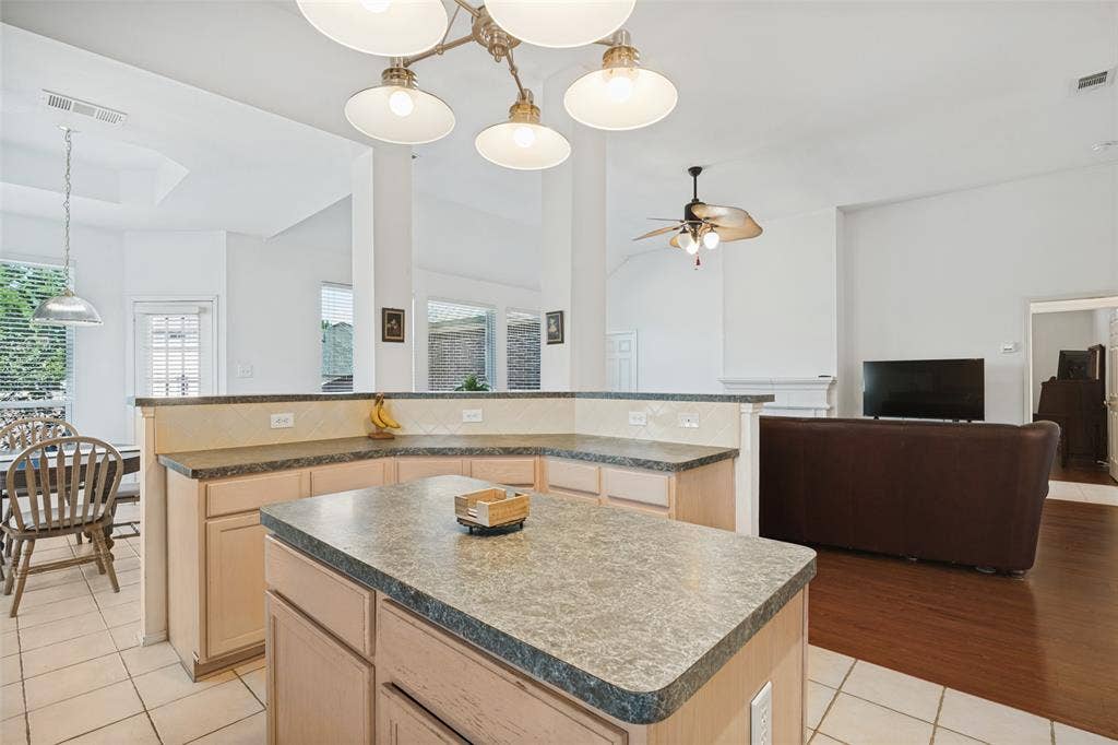 4714 Parkhaven Drive, Garland, TX 75043 4714 Parkhaven Drive, Garland, TX 75043