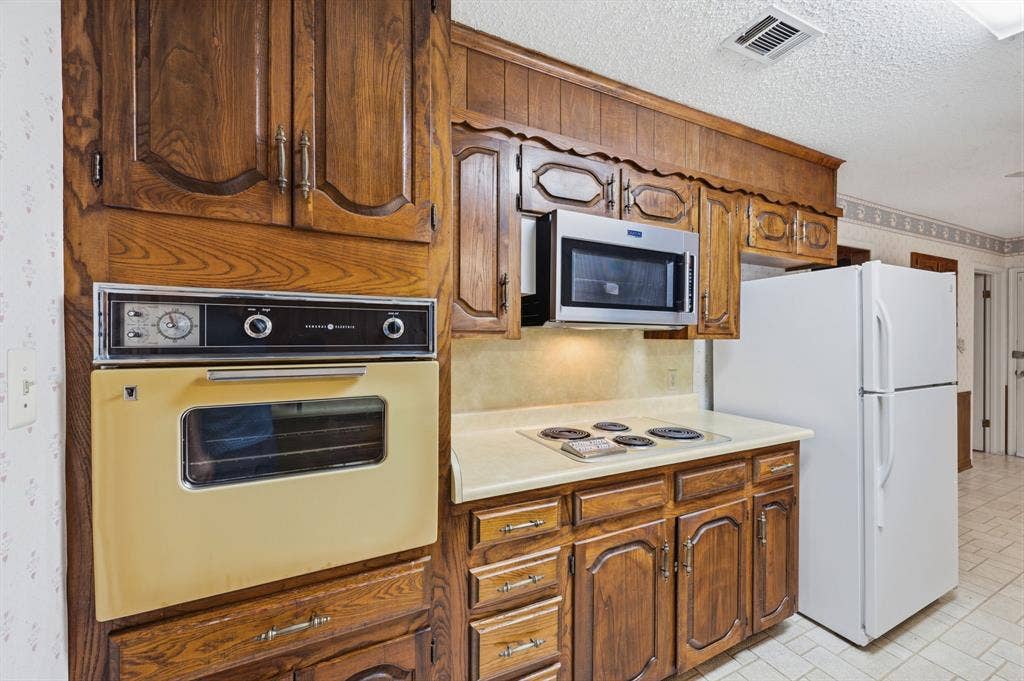 4041 Alava Drive, Fort Worth, TX 76133 4041 Alava Drive, Fort Worth, TX 76133