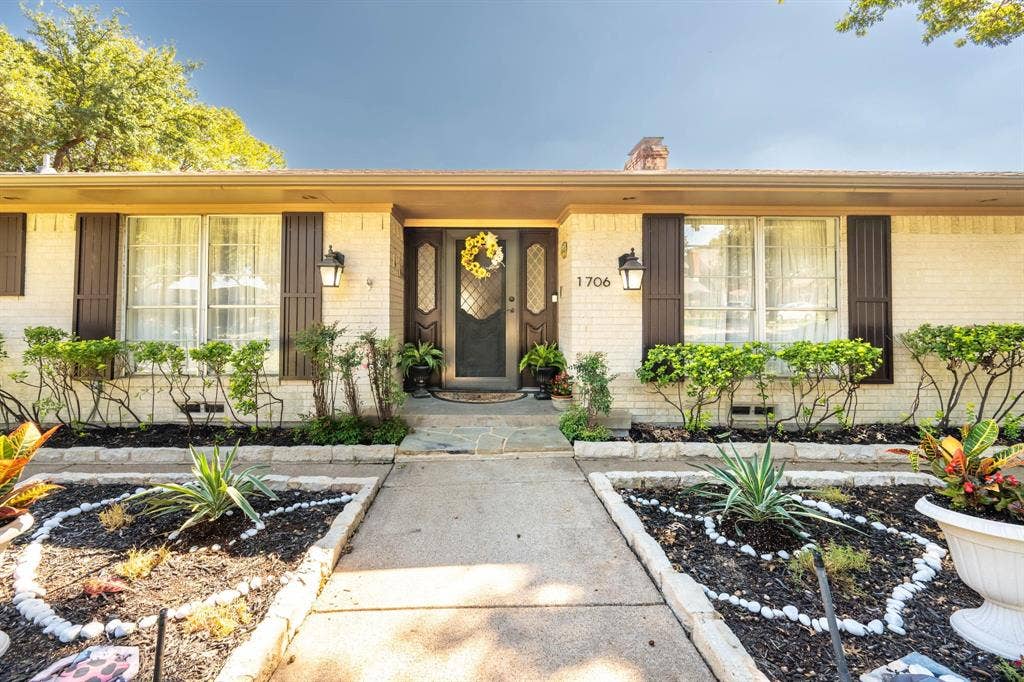 1706 Dakota Drive, Garland, TX 75043