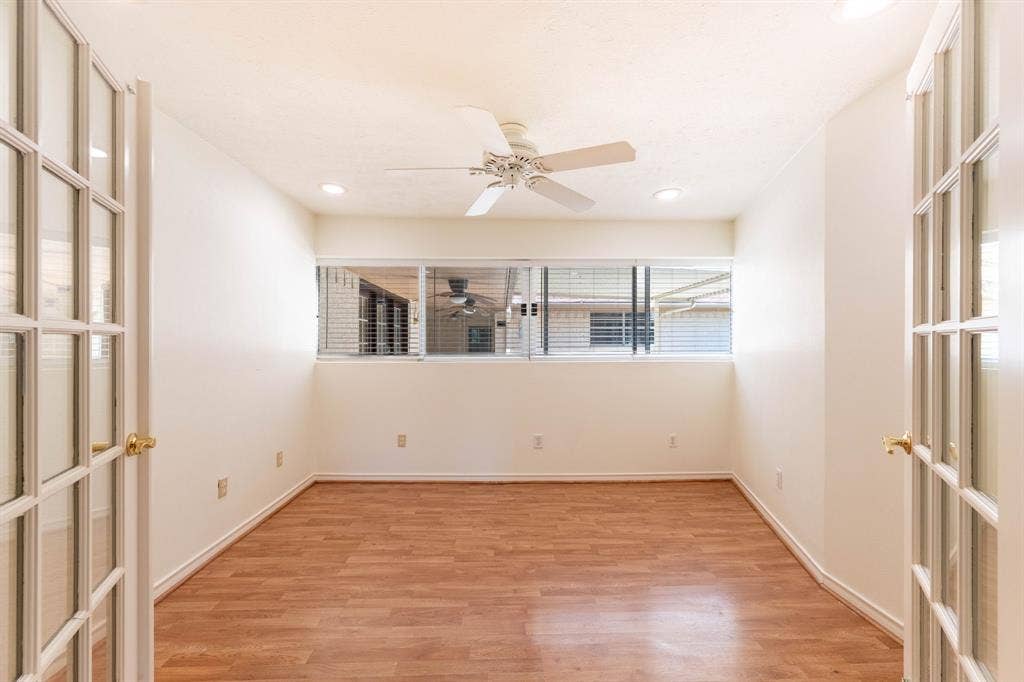 Master sitting area or office