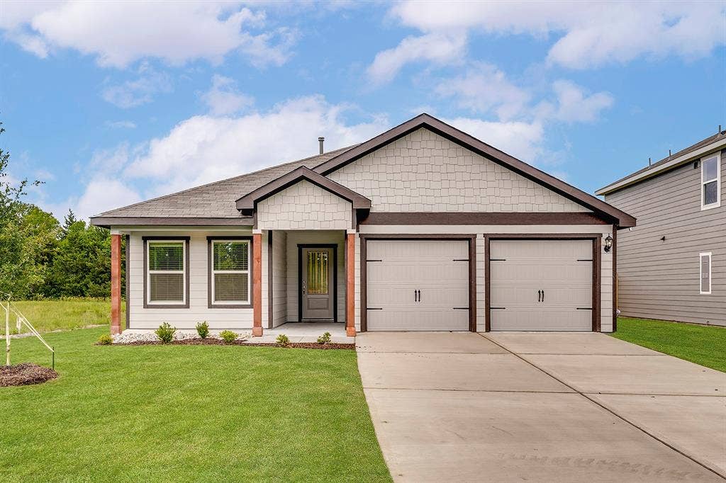 132 North Island Drive, Terrell, TX 75160 132 North Island Drive, Terrell, TX 75160