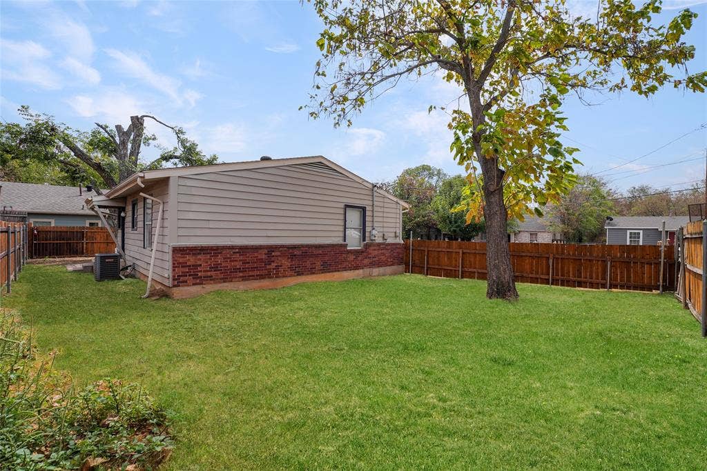 2333 Bird Street, Fort Worth, TX 76111