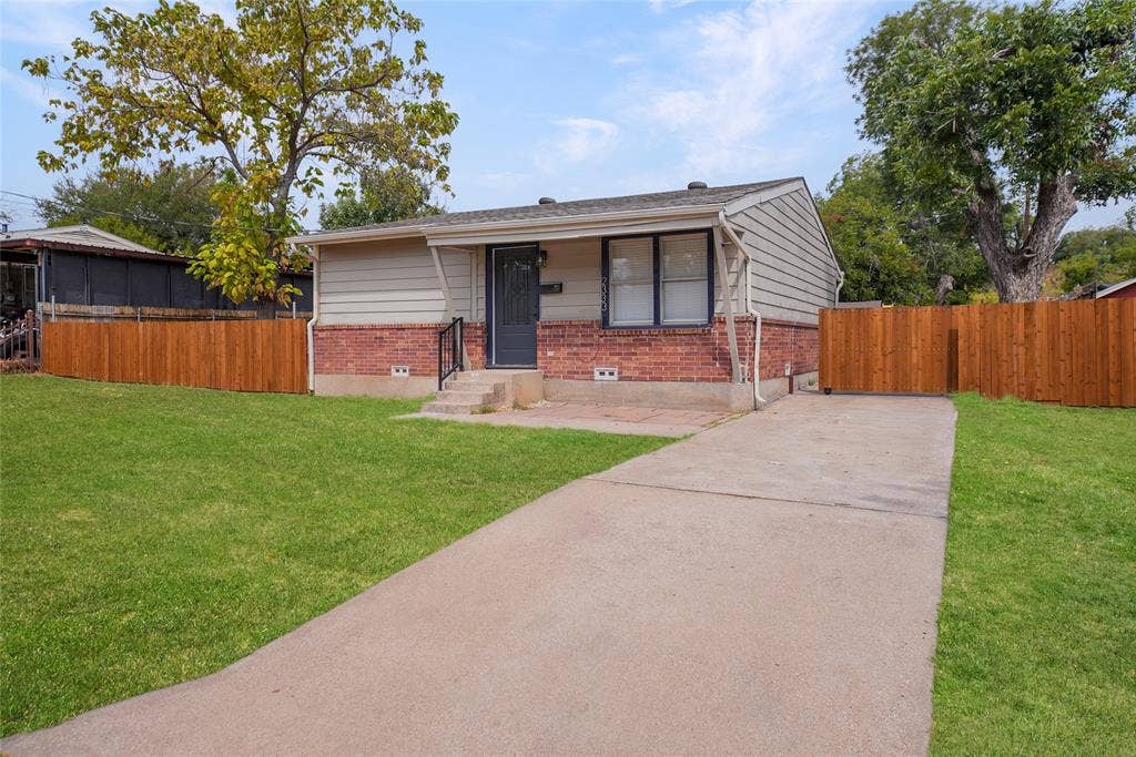 2333 Bird Street, Fort Worth, TX 76111