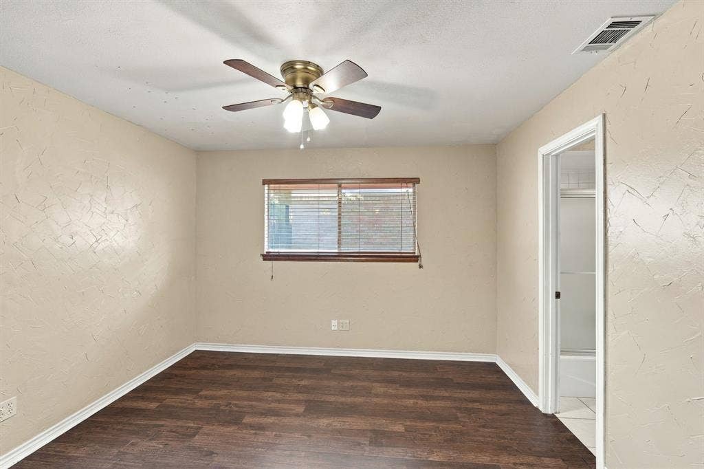 1501 Meadow Court, Midlothian, TX 76065 1501 Meadow Court, Midlothian, TX 76065
