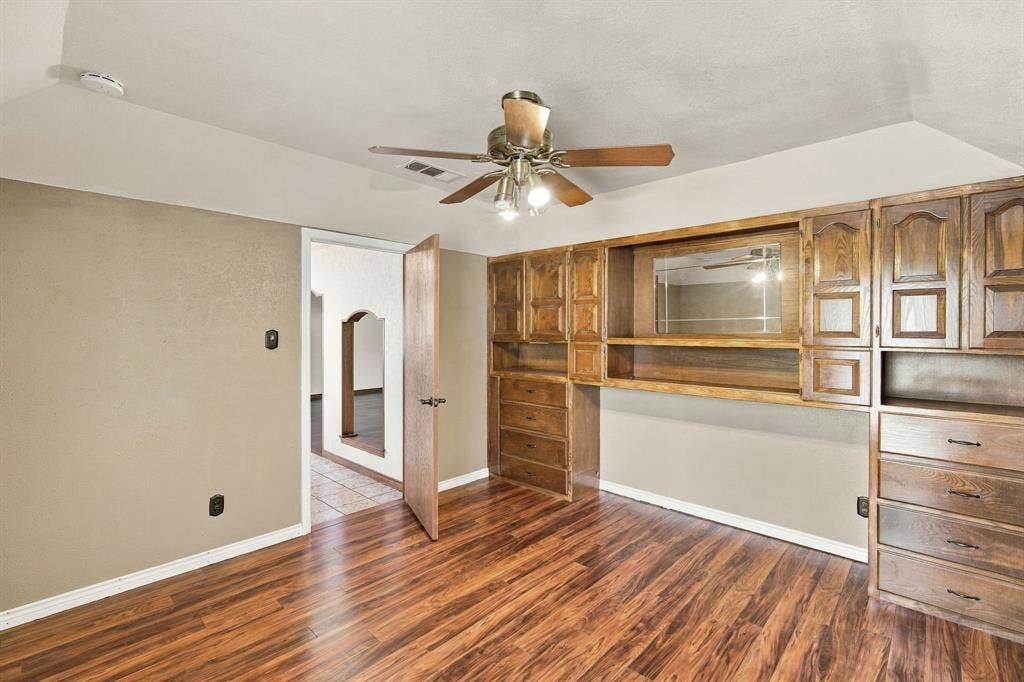 1501 Meadow Court, Midlothian, TX 76065 1501 Meadow Court, Midlothian, TX 76065
