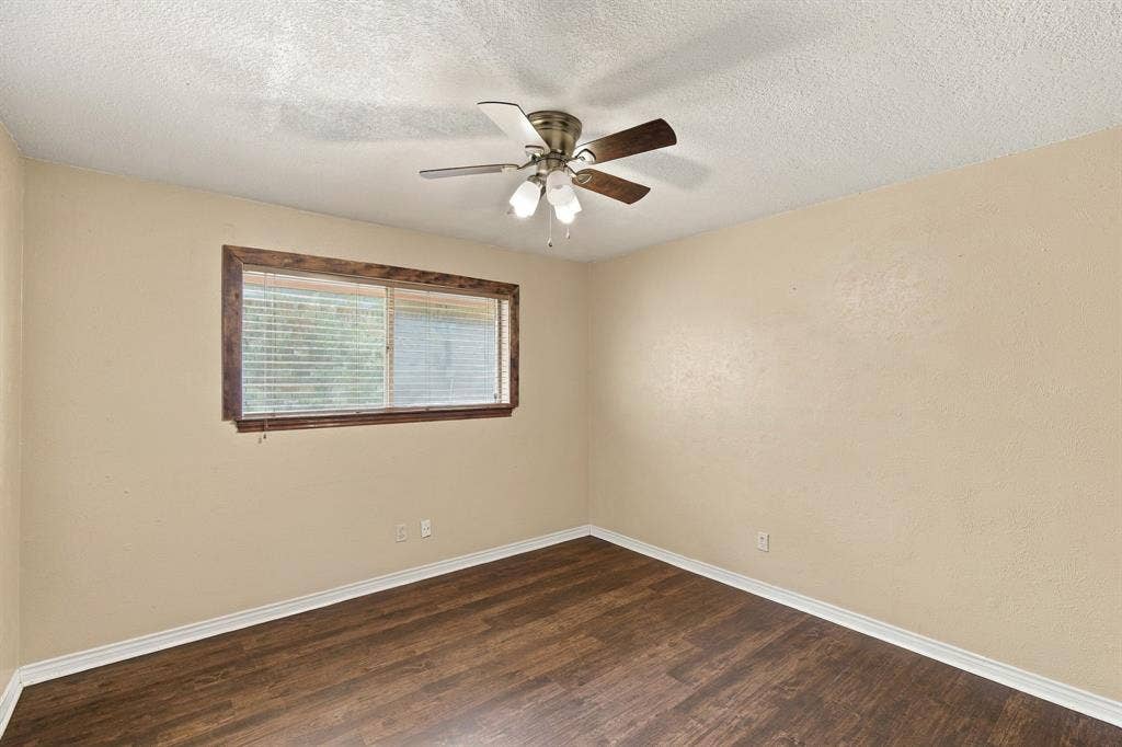 1501 Meadow Court, Midlothian, TX 76065 1501 Meadow Court, Midlothian, TX 76065