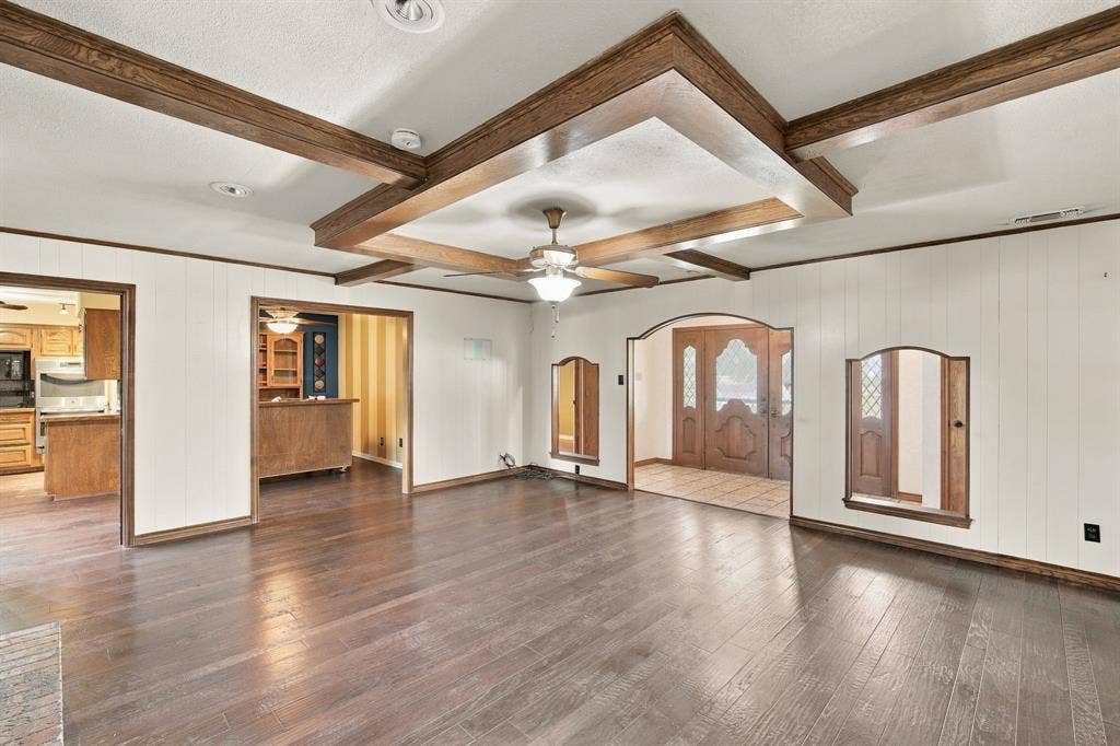 1501 Meadow Court, Midlothian, TX 76065 1501 Meadow Court, Midlothian, TX 76065