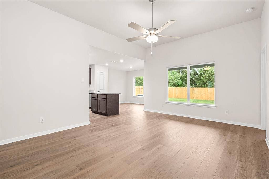 132 North Island Drive, Terrell, TX 75160 132 North Island Drive, Terrell, TX 75160