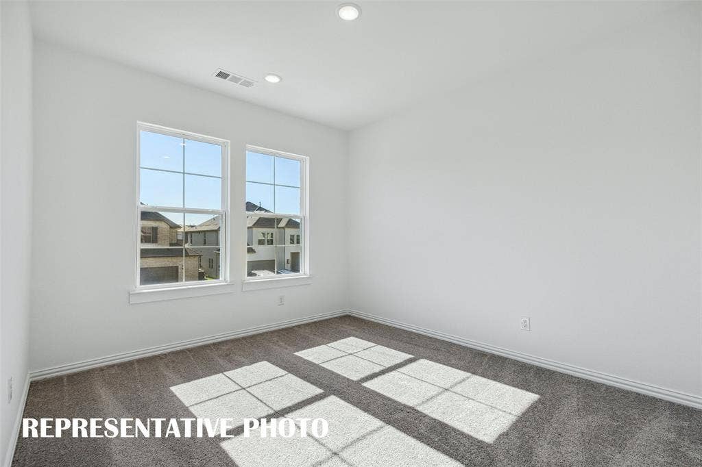 5401 Roselyn Way, McKinney, TX 75070 You'll find nicely sized secondary bedrooms in our Orleans plan. REPRESENTATIVE PHOTO
