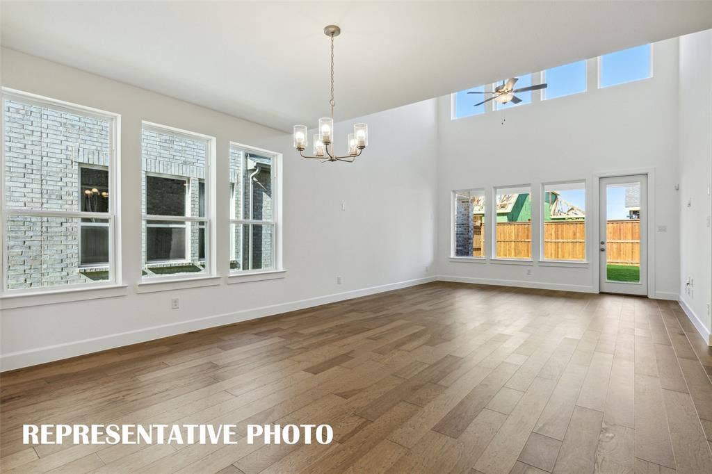 5401 Roselyn Way, McKinney, TX 75070 This light filled dining room is the perfect place to host family and friends. REPRESENTATIVE PHOTO