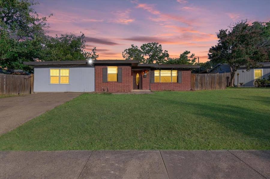 Property photo for 13521 Flagstone Lane, Dallas, TX