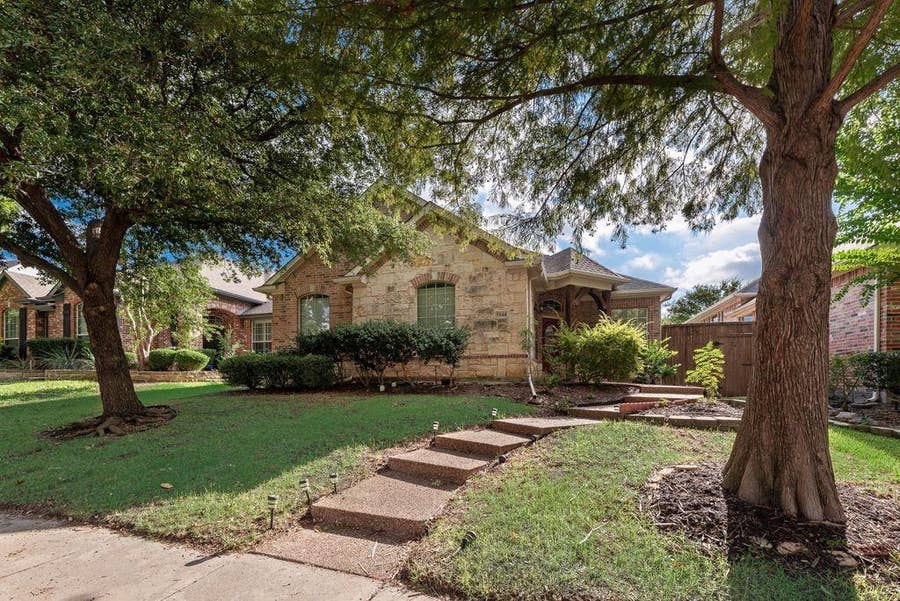Property photo for 5544 Hidden Creek Lane, Frisco, TX