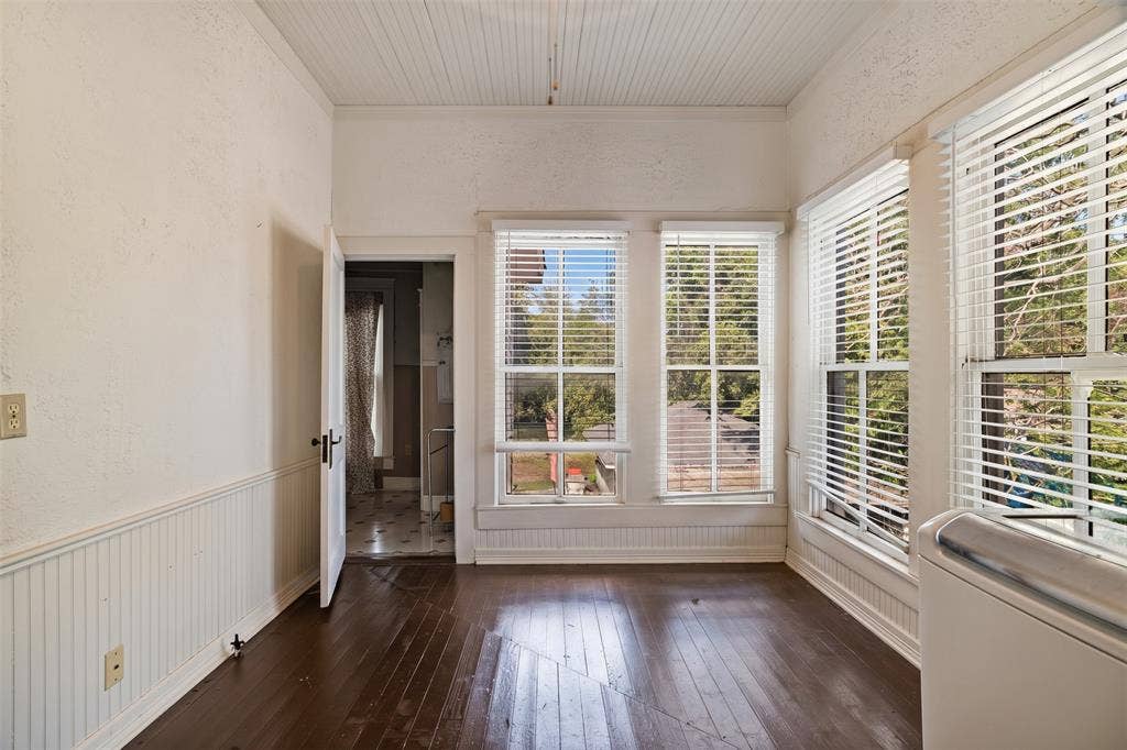 334 W Washington Street, Paris, TX 75460