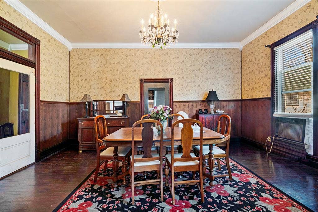 334 W Washington Street, Paris, TX 75460