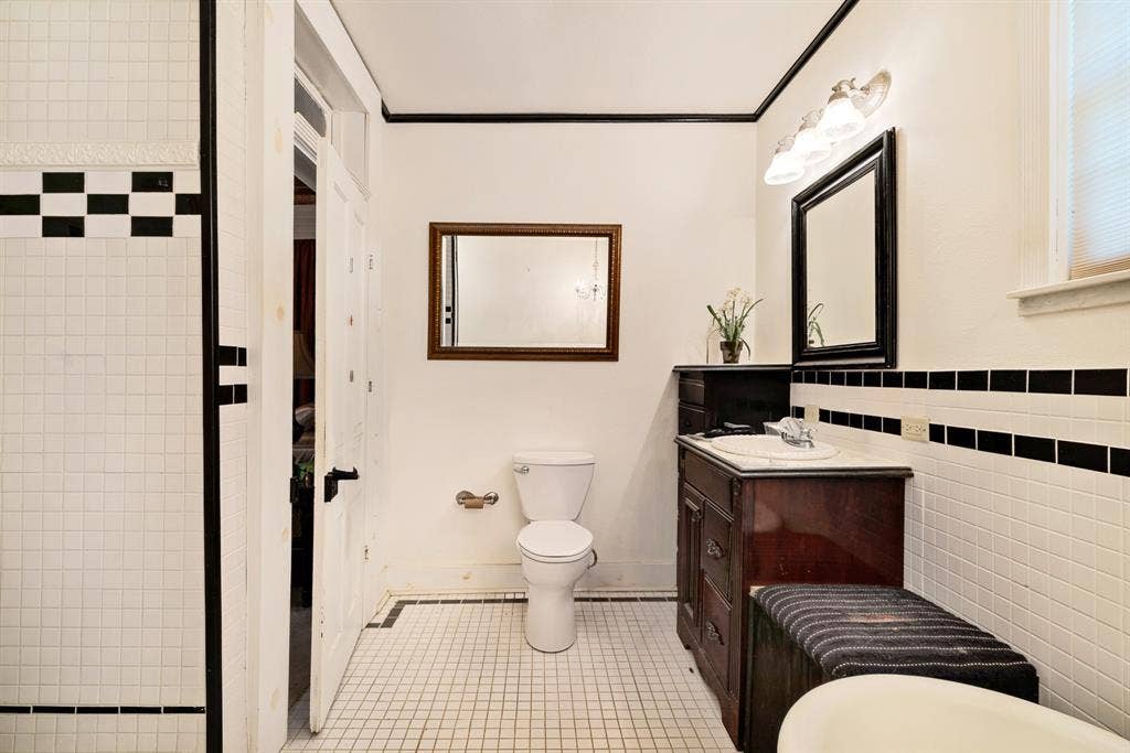 334 W Washington Street, Paris, TX 75460
