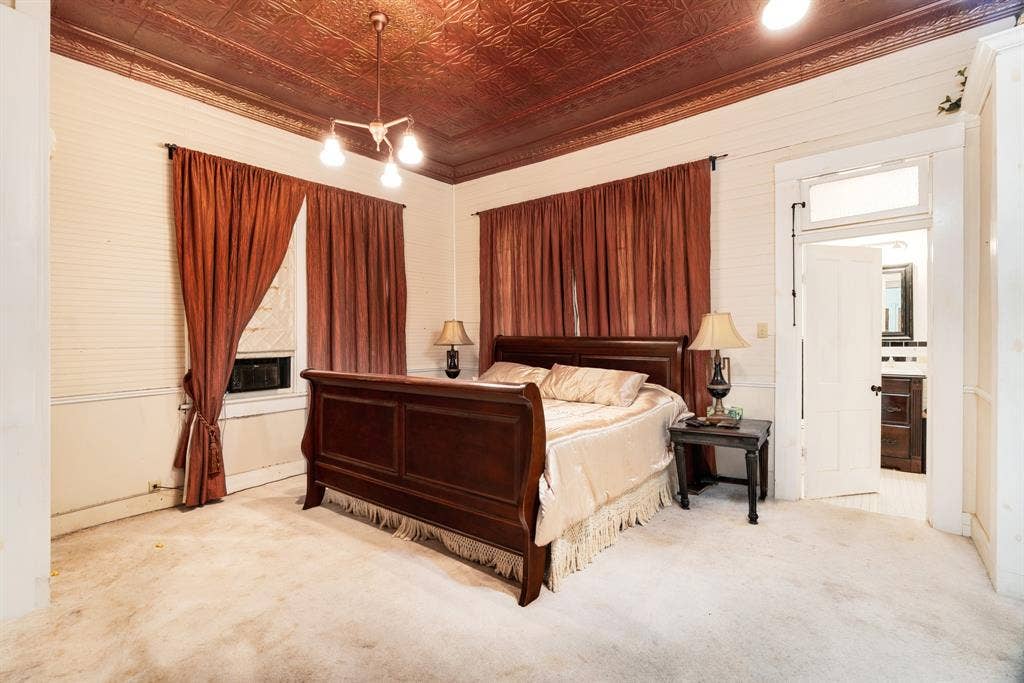 334 W Washington Street, Paris, TX 75460