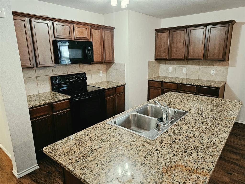 1412 Meadow Creek Drive, Princeton, TX 75407 1412 Meadow Creek Drive, Princeton, TX 75407