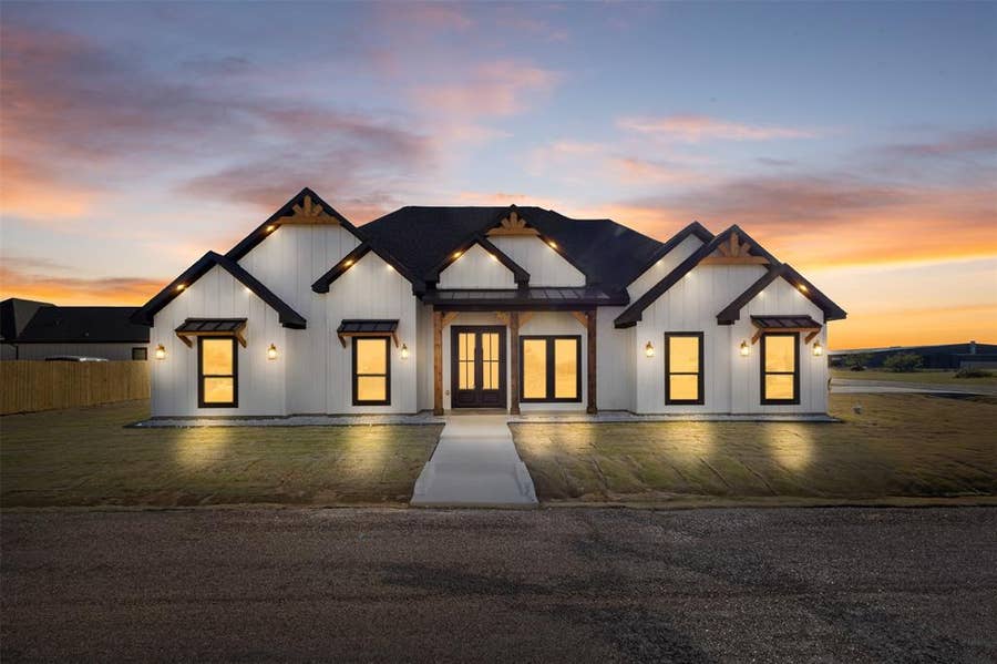 Property photo for 273 Victory Drive, Mabank, TX