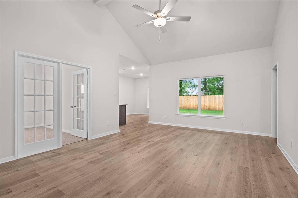 129 North Island Drive, Terrell, TX 75160 129 North Island Drive, Terrell, TX 75160