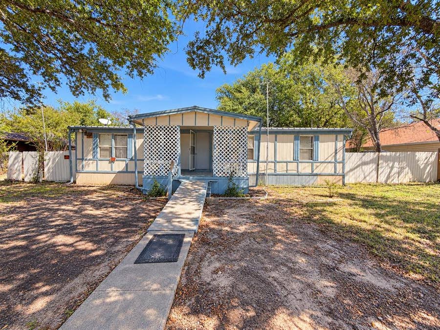 Property photo for 309 Boyd Street, Cleburne, TX