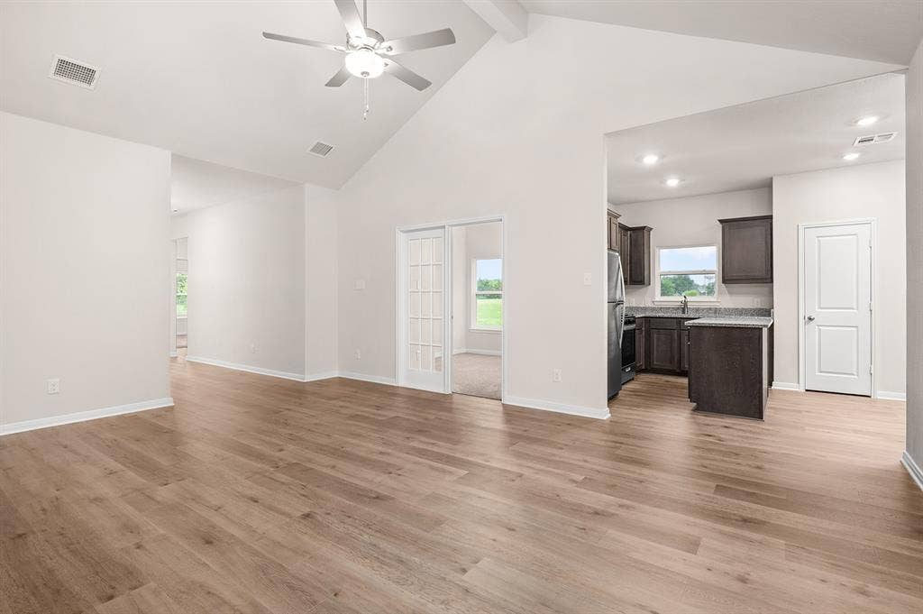 129 North Island Drive, Terrell, TX 75160 129 North Island Drive, Terrell, TX 75160