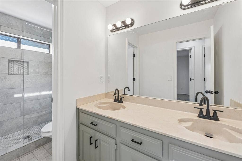 4913 Van Ness Street, Garland, TX 75043 4913 Van Ness Street, Garland, TX 75043
